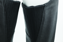 Load image into Gallery viewer, Kuryakyn By River Road Longhaul Leather Chaps Black - Large