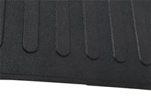 Load image into Gallery viewer, Deezee 99-06 GM Silverado/Sierra/07 Classic 6.5ft. Heavyweight Bed Mat