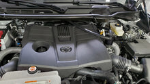 Load image into Gallery viewer, J&amp;L 2022-2023 Toyota Tundra 3.5L Turbo Oil Separator 3.0 Driver Side - Black Anodized